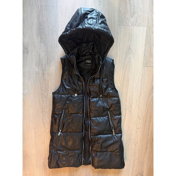 Zara Jackets & Blazers - Black Long Puffer Vest - Size XS